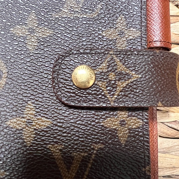 Louis Vuitton Agenda MM Schedule Planner - Picture 10 of 16